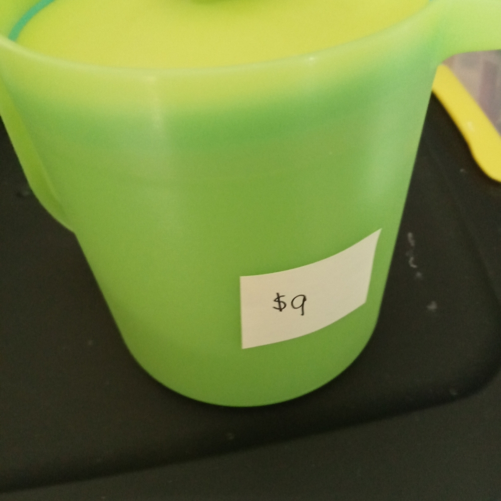 Tupperware - Picture 5 of 16
